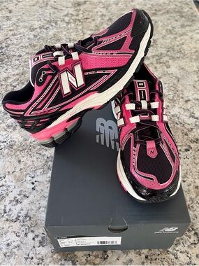 New Balance 1906 Sneakers